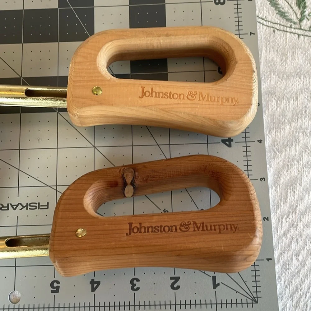 Johnson & Murphy vintage cedar pair of shoe tree/forms/stretchers